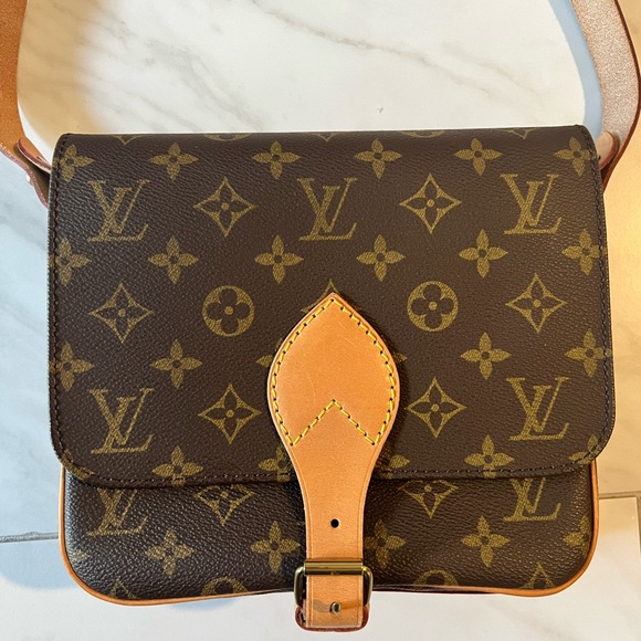 Louis Vuitton Handbags - Real authentic vintage Louis Vuitton buckle no zipper hand bag